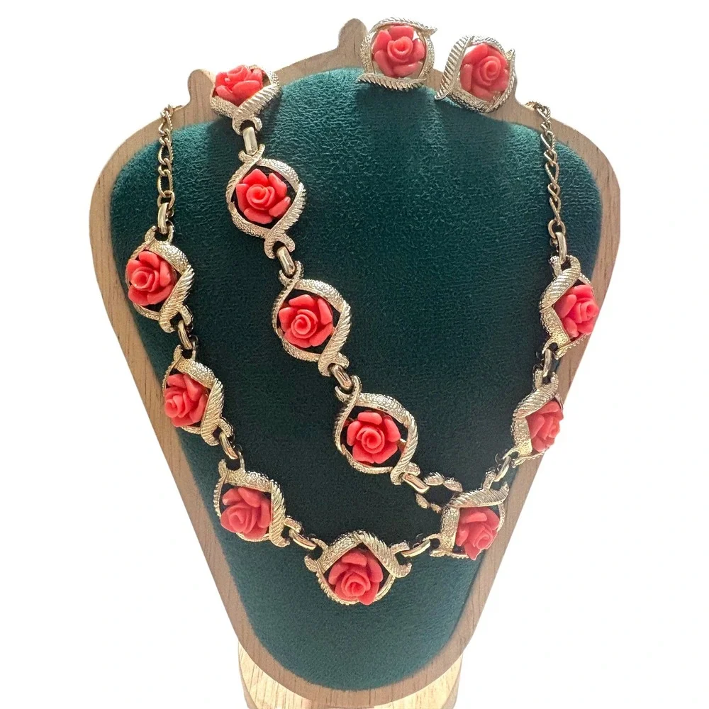 Vintage Sarah Coventry Coral Rose Jewelry Set Necklace Bracelet Clip Earrings - Picture 1 of 15